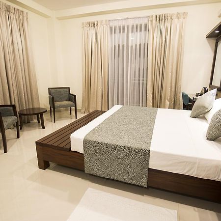 Grand 7 Hotel -Kesbewa Piliyandala Bagian luar foto
