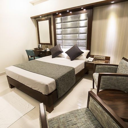 Grand 7 Hotel -Kesbewa Piliyandala Bagian luar foto